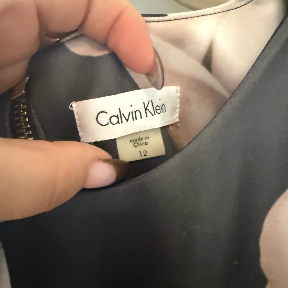Calvin Klein Calla Lily Dress | Women 12 - Picture 4 of 5